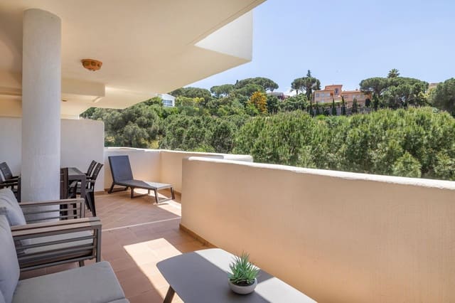 Apartamento de 2 habitaciones en Elviria, Marbella en venta - 365.000 € (Ref: 9830985)