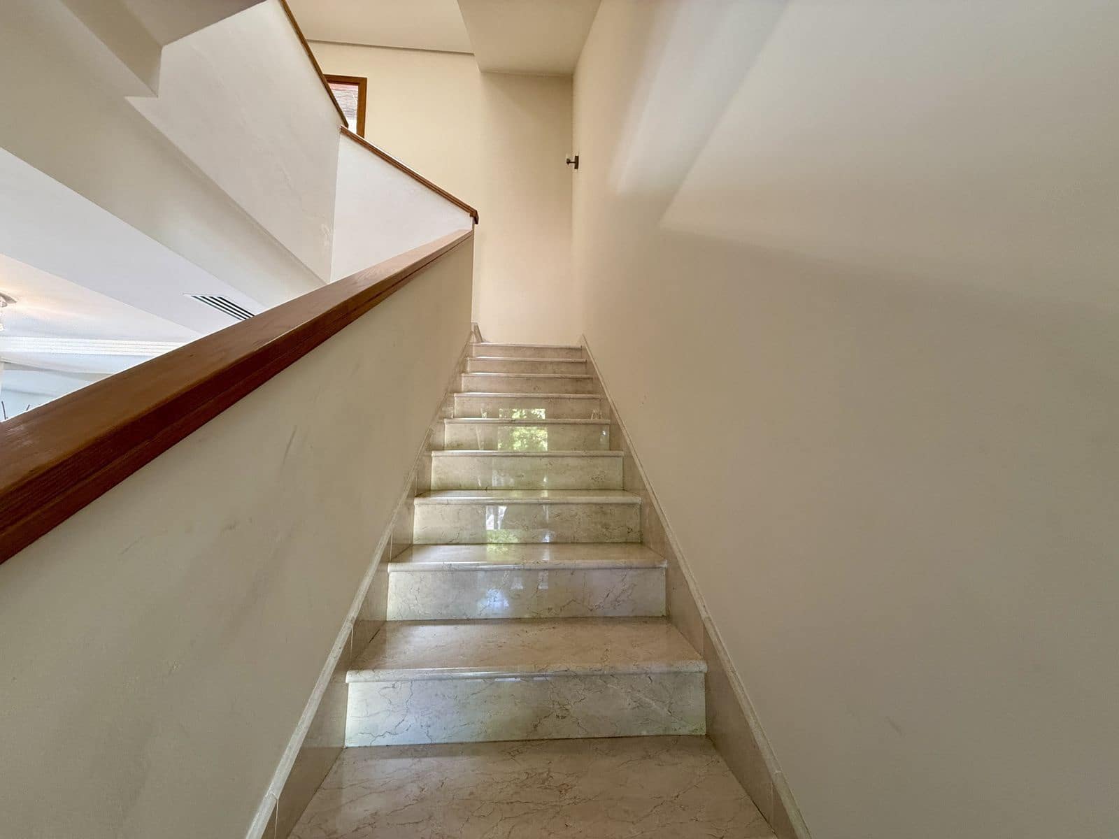 3 slaapkamer Halfvrijstaande villa te koop in Estepona - € 1.250.000 (Ref: 9830989)