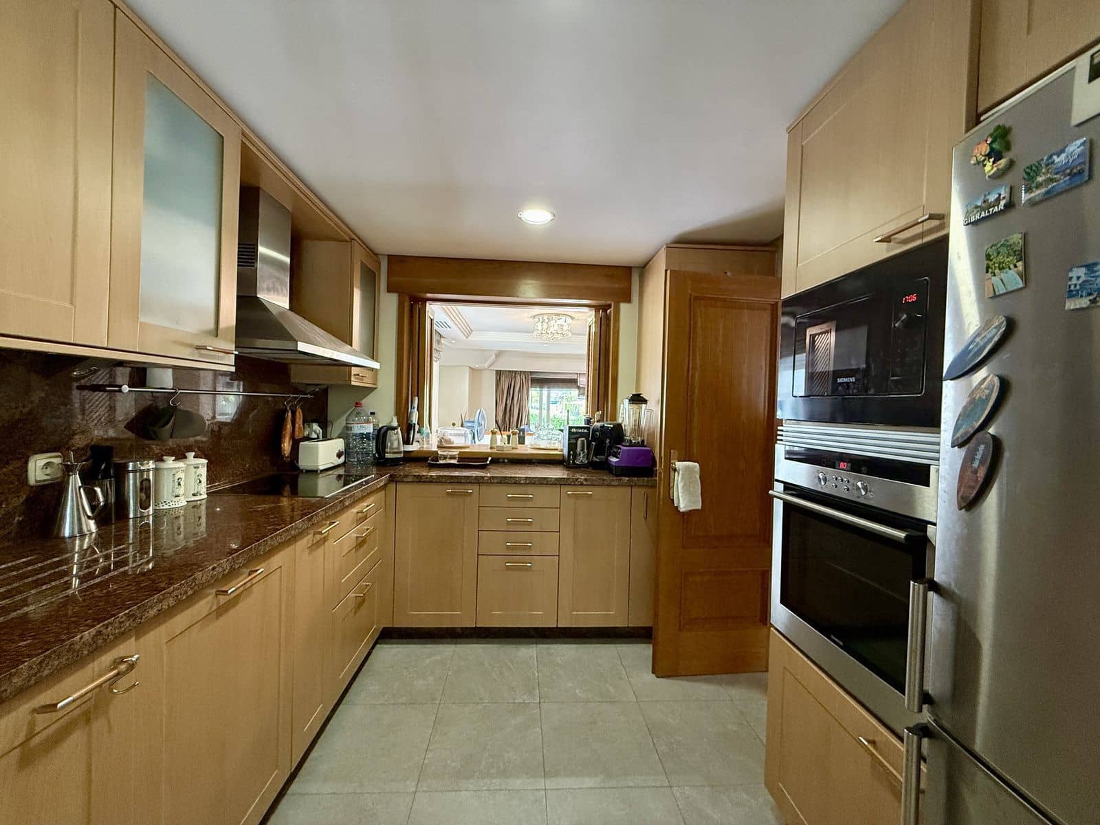 3 slaapkamer Halfvrijstaande villa te koop in Estepona - € 1.250.000 (Ref: 9830989)