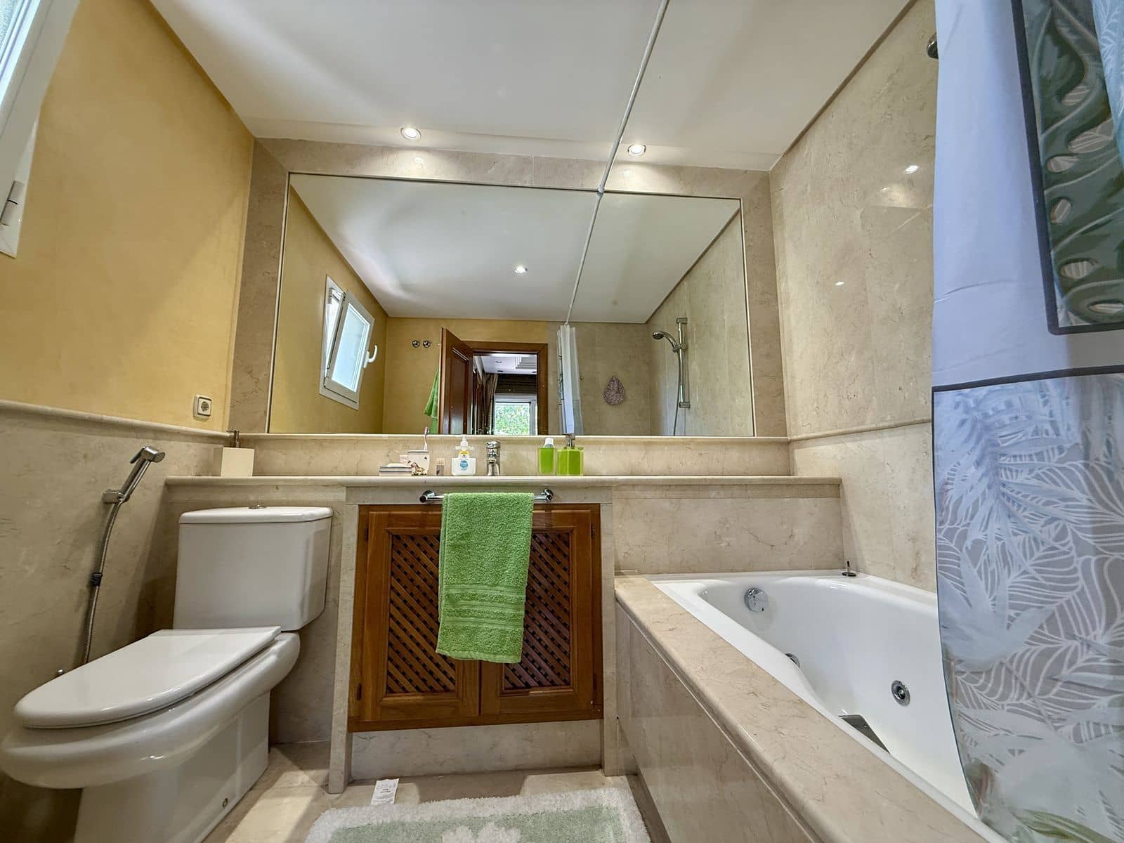 3 slaapkamer Halfvrijstaande villa te koop in Estepona - € 1.250.000 (Ref: 9830989)