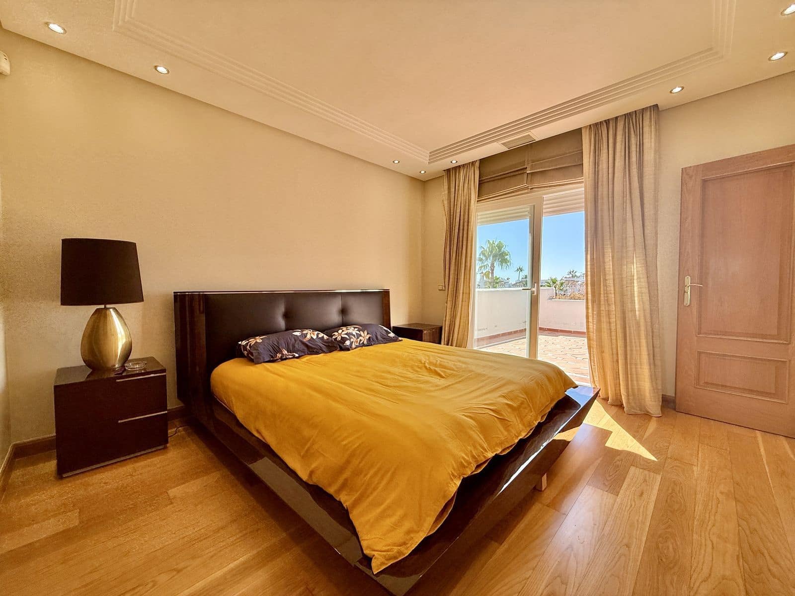 3 slaapkamer Halfvrijstaande villa te koop in Estepona - € 1.250.000 (Ref: 9830989)
