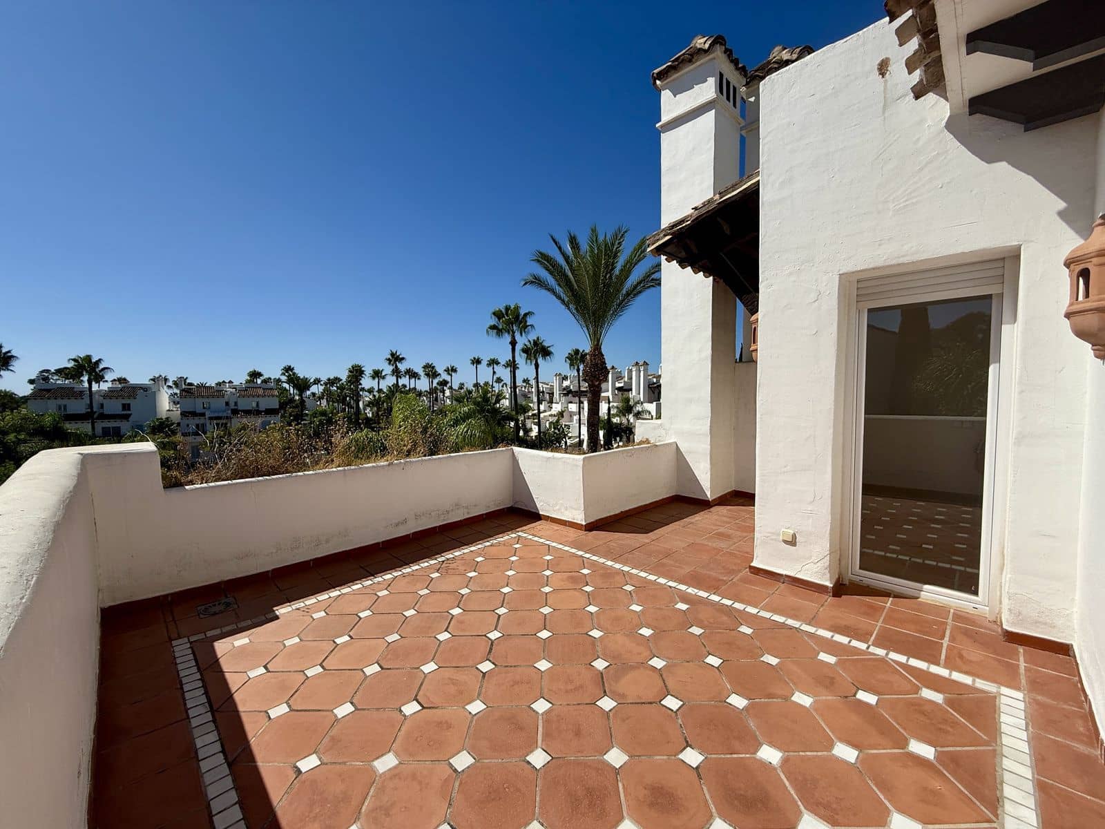 3 slaapkamer Halfvrijstaande villa te koop in Estepona - € 1.250.000 (Ref: 9830989)