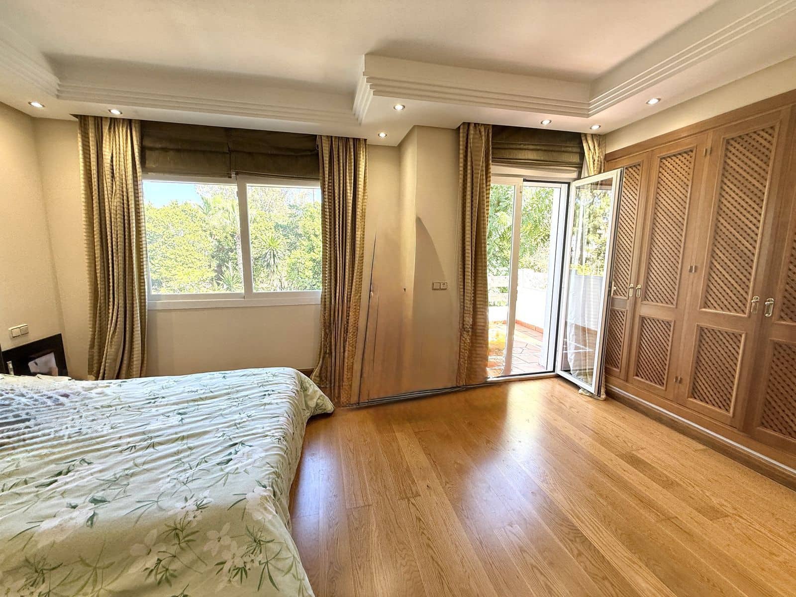 3 slaapkamer Halfvrijstaande villa te koop in Estepona - € 1.250.000 (Ref: 9830989)