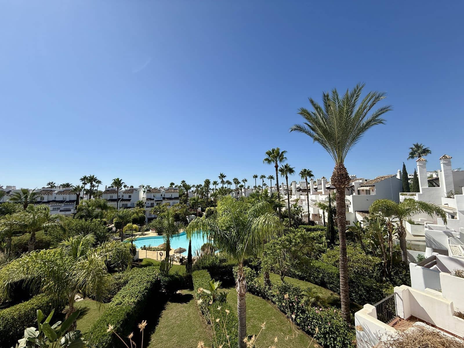 3 slaapkamer Halfvrijstaande villa te koop in Estepona - € 1.250.000 (Ref: 9830989)