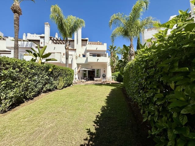3 slaapkamer Halfvrijstaande villa te koop in Estepona - € 1.250.000 (Ref: 9830989)