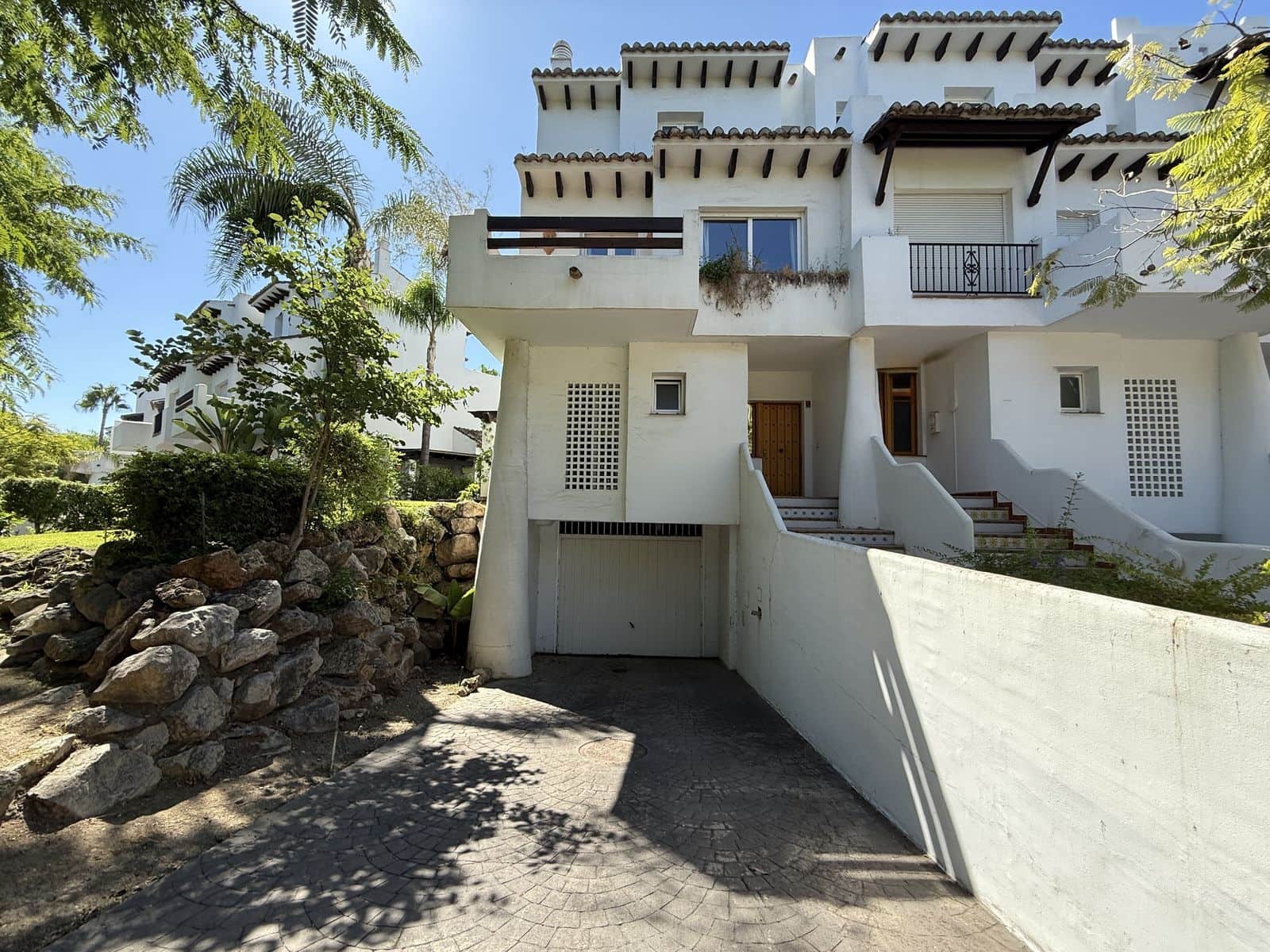 3 slaapkamer Halfvrijstaande villa te koop in Estepona - € 1.250.000 (Ref: 9830989)