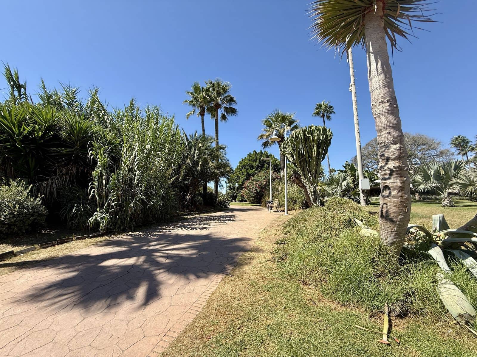 3 slaapkamer Halfvrijstaande villa te koop in Estepona - € 1.250.000 (Ref: 9830989)