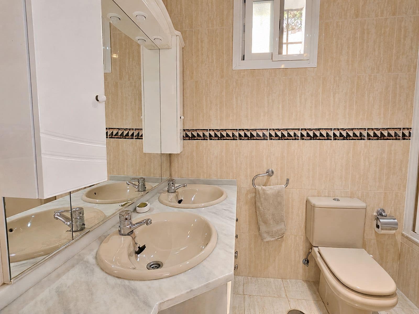 3 slaapkamer Appartement te koop in Calahonda - € 369.000 (Ref: 9830992)