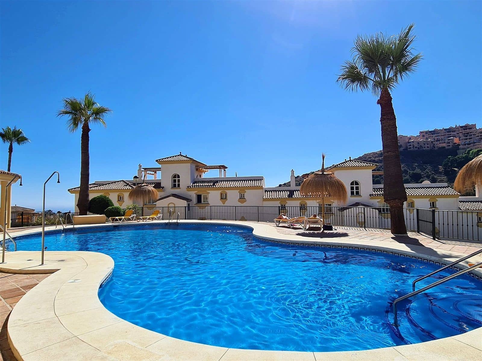 3 slaapkamer Appartement te koop in Calahonda - € 369.000 (Ref: 9830992)