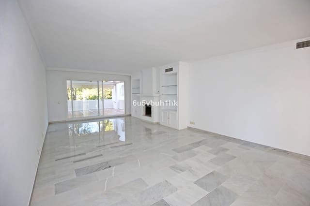 Ático de 4 habitaciones en Atalaya-Isdabe, Estepona en venta - 550.000 € (Ref: 9830996)