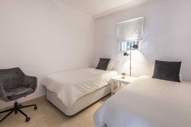 2 bedroom Apartment for sale in Benahavís - € 435,000 (Ref: 9831001)