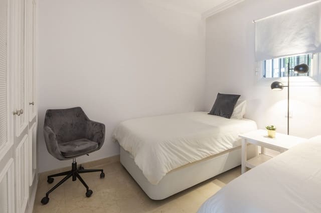 2 bedroom Apartment for sale in Benahavís - € 435,000 (Ref: 9831001)