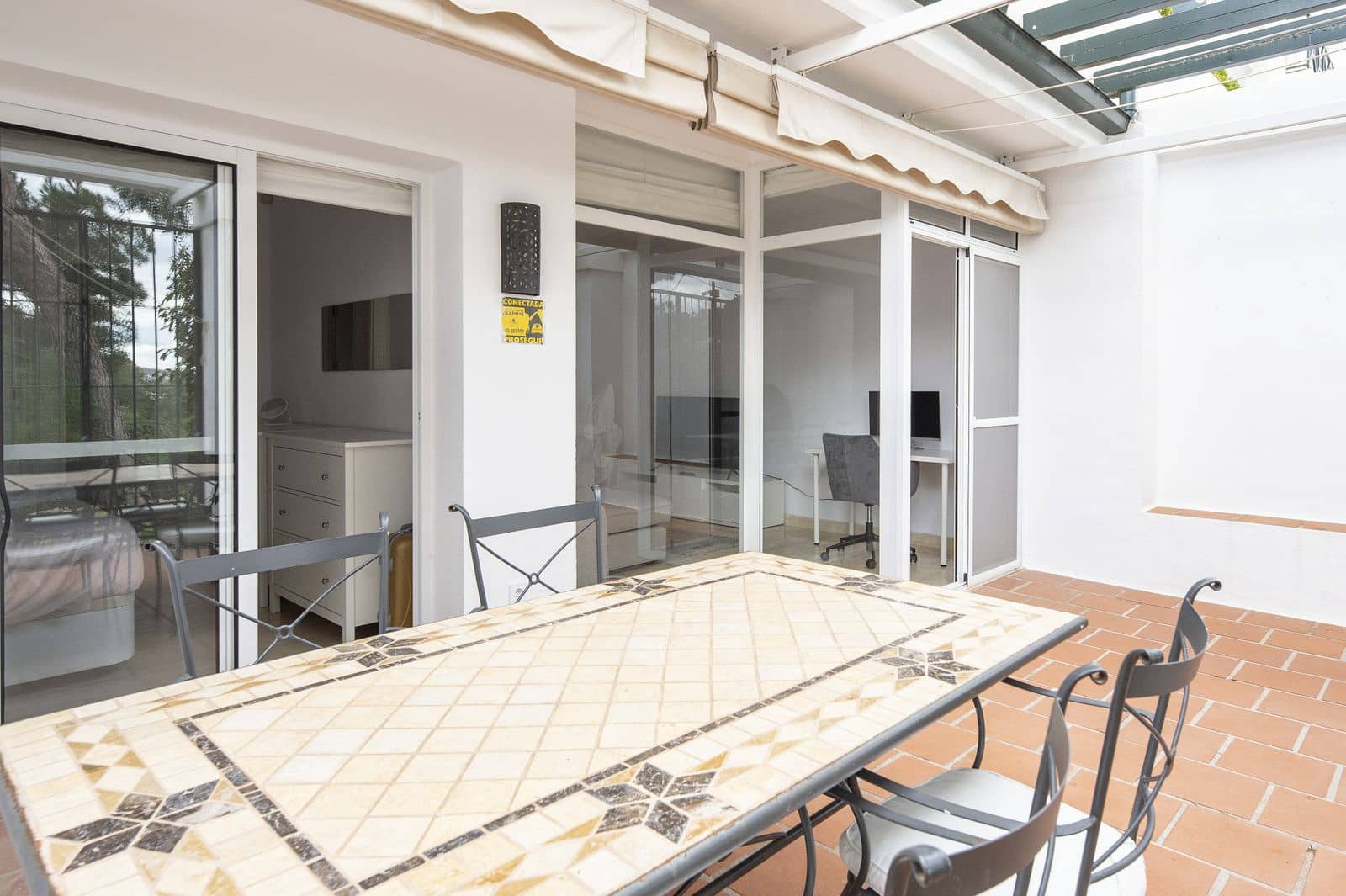 2 bedroom Apartment for sale in Benahavis - € 435,000 (Ref: 9831001)