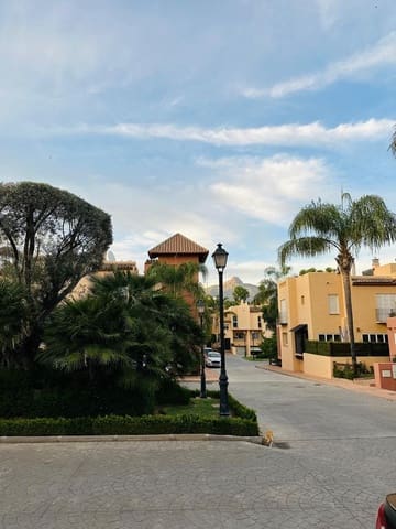 3 chambre Maison de Ville à vendre à Nueva Andalucia, Marbella - 600 000 € (Ref: 9831007)