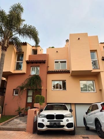 3 chambre Maison de Ville à vendre à Nueva Andalucia, Marbella - 600 000 € (Ref: 9831007)