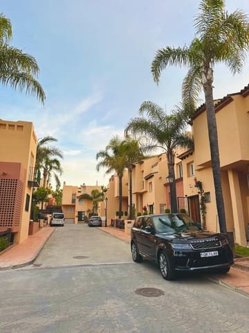 3 chambre Maison de Ville à vendre à Nueva Andalucia, Marbella - 600 000 € (Ref: 9831007)