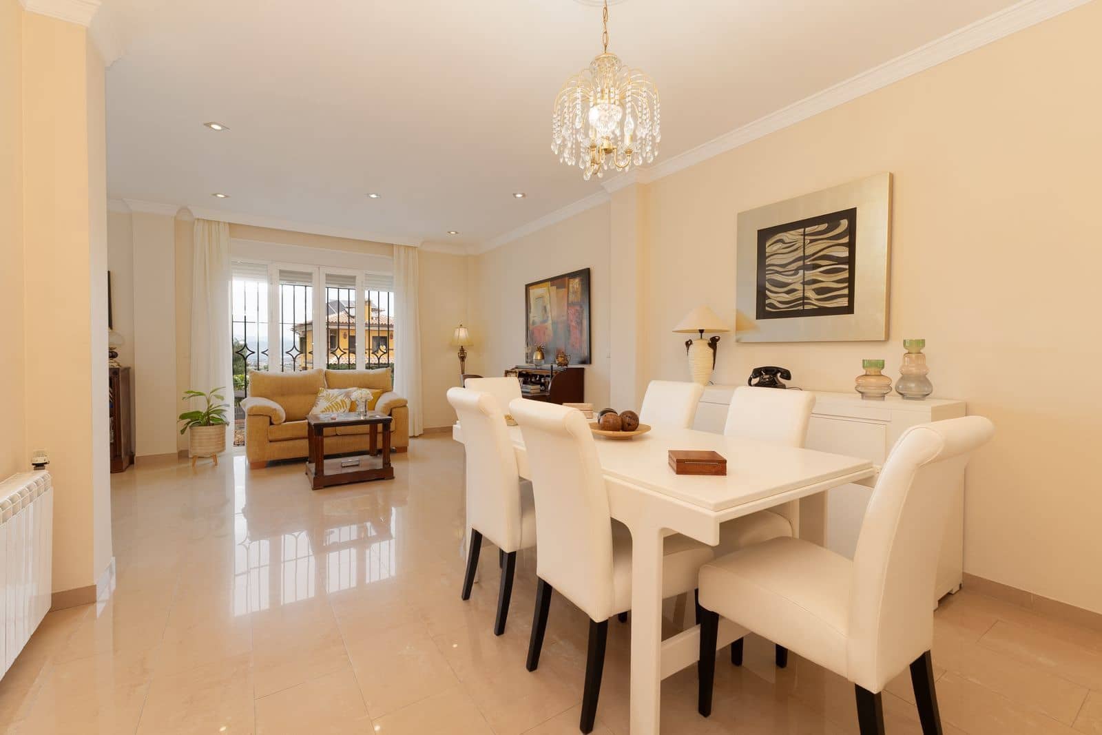 4 bedroom Villa for sale in Alhaurin de la Torre - € 855,000 (Ref: 9831010)