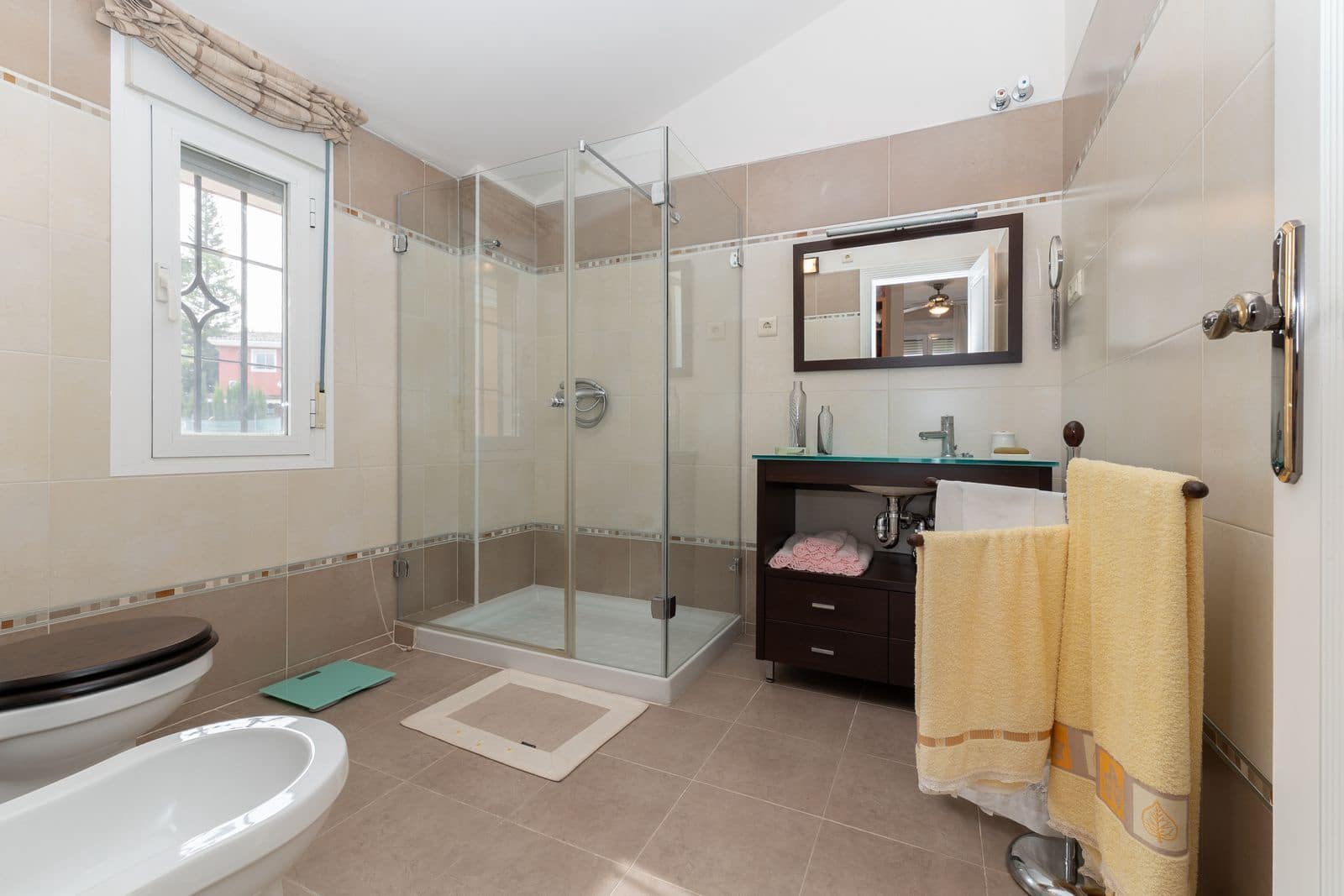 4 bedroom Villa for sale in Alhaurin de la Torre - € 855,000 (Ref: 9831010)