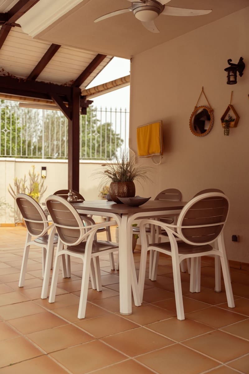 4 bedroom Villa for sale in Alhaurin de la Torre - € 855,000 (Ref: 9831010)