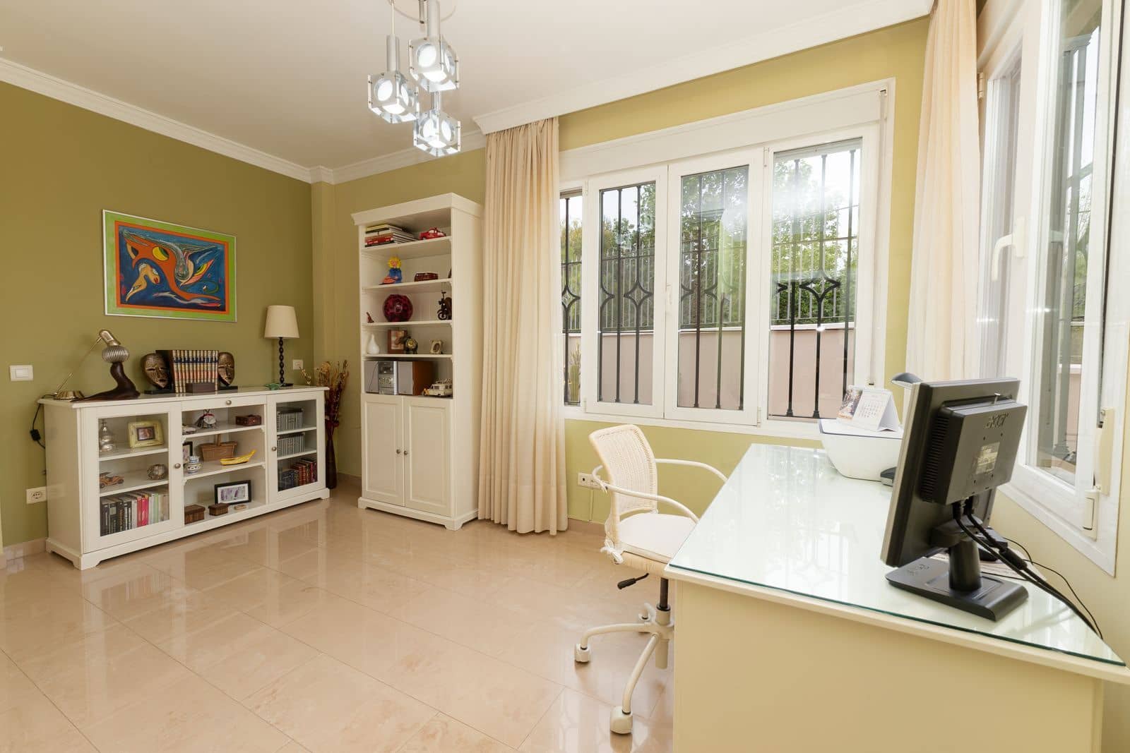 4 bedroom Villa for sale in Alhaurin de la Torre - € 855,000 (Ref: 9831010)