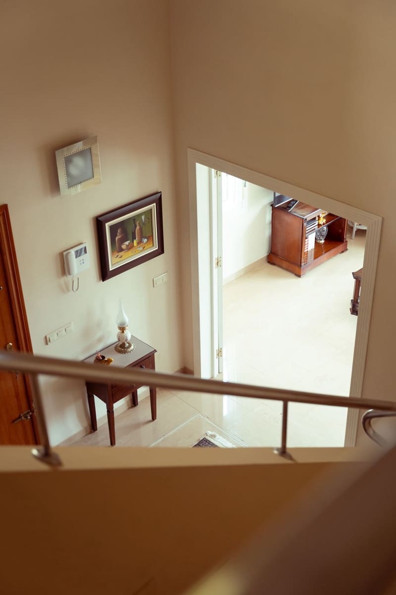 4 bedroom Villa for sale in Alhaurin de la Torre - € 855,000 (Ref: 9831010)