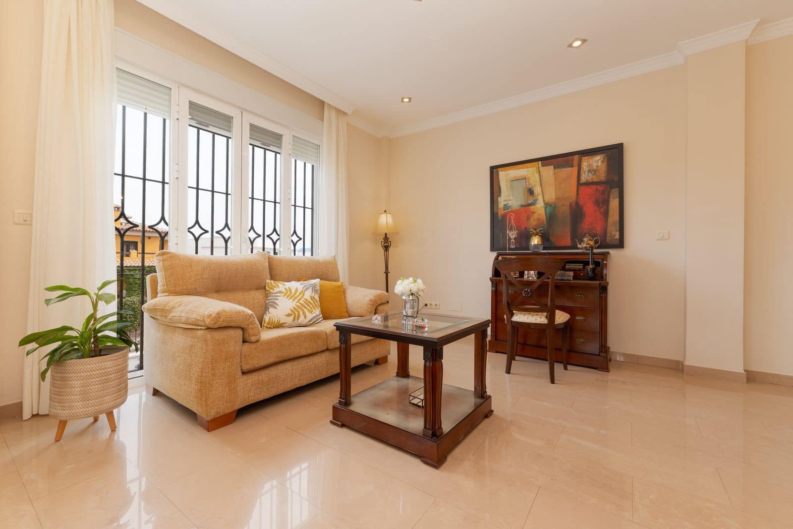 4 bedroom Villa for sale in Alhaurin de la Torre - € 855,000 (Ref: 9831010)
