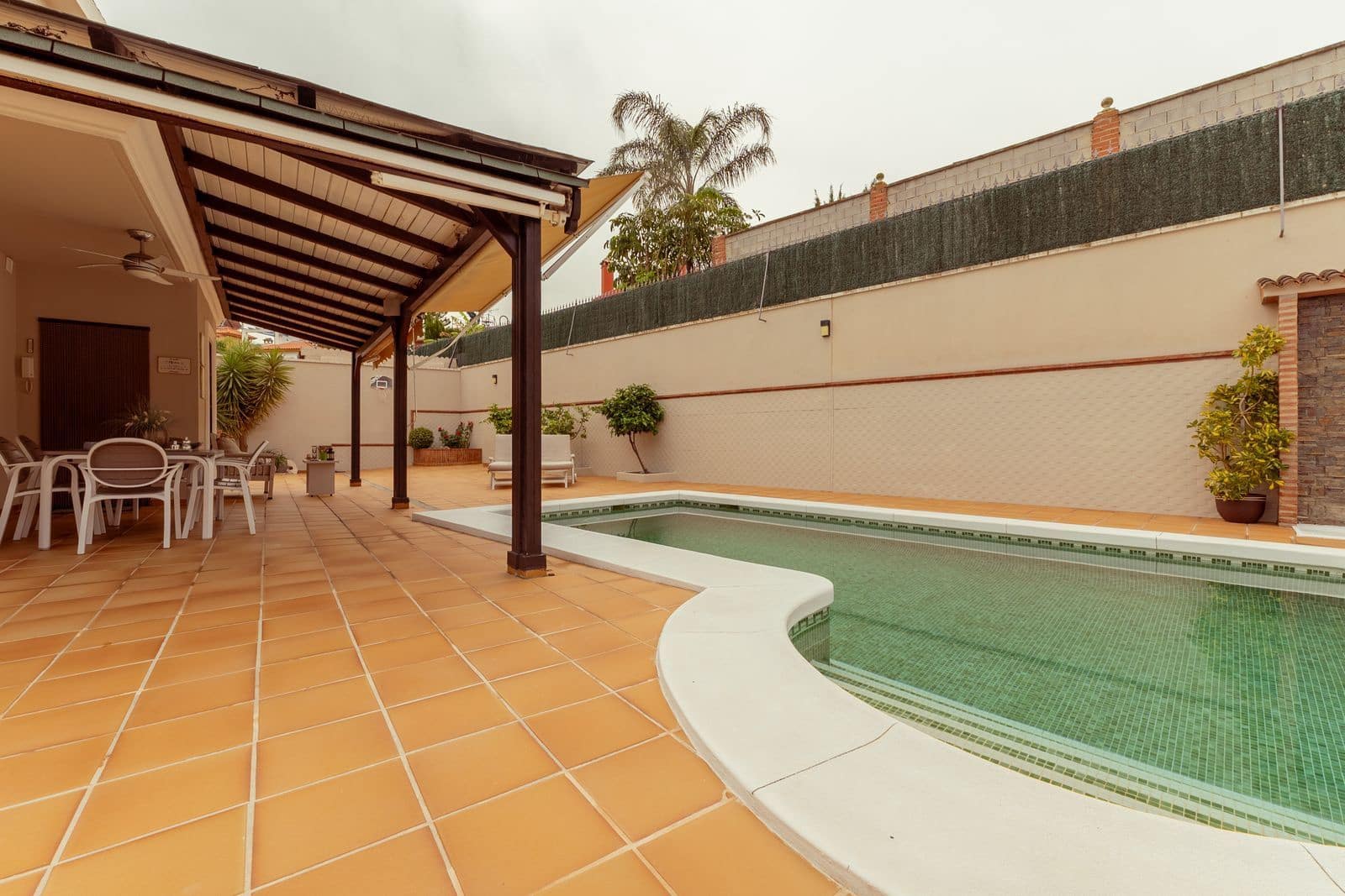 4 bedroom Villa for sale in Alhaurin de la Torre - € 855,000 (Ref: 9831010)