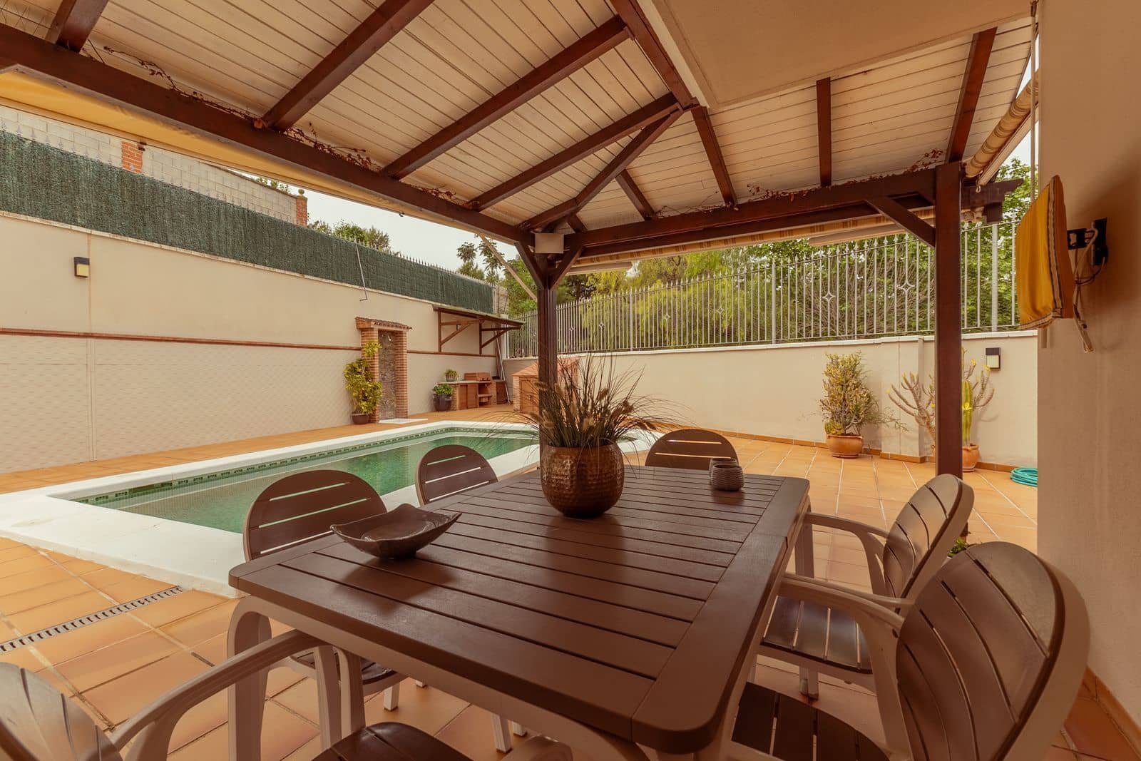 4 bedroom Villa for sale in Alhaurin de la Torre - € 855,000 (Ref: 9831010)