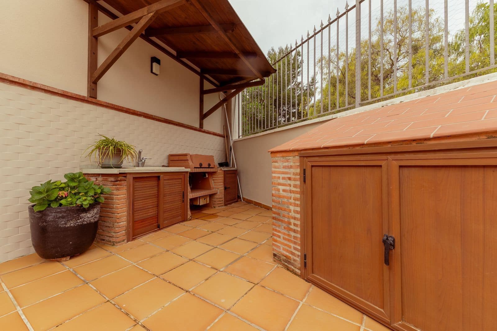 4 bedroom Villa for sale in Alhaurin de la Torre - € 855,000 (Ref: 9831010)