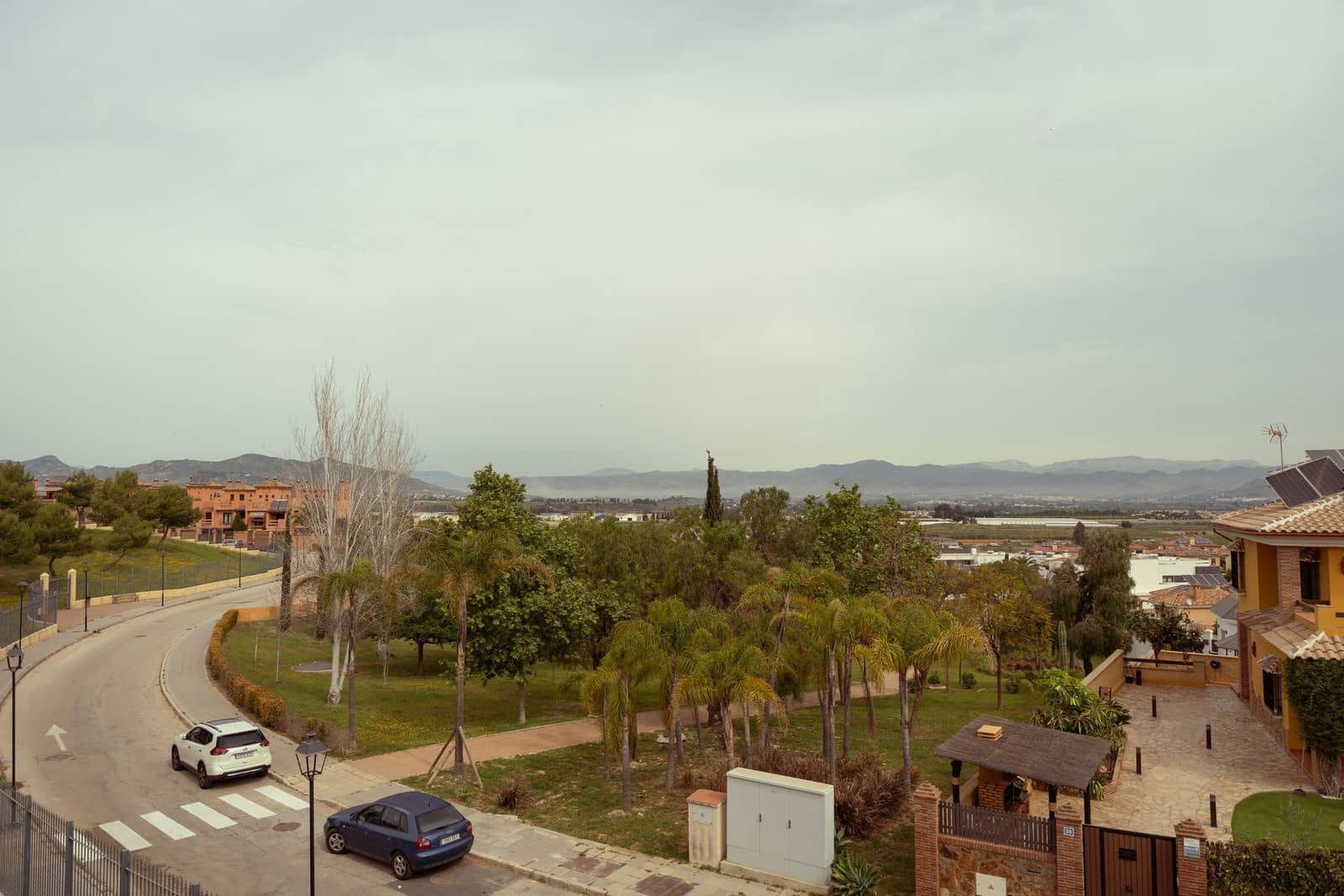 4 bedroom Villa for sale in Alhaurin de la Torre - € 855,000 (Ref: 9831010)