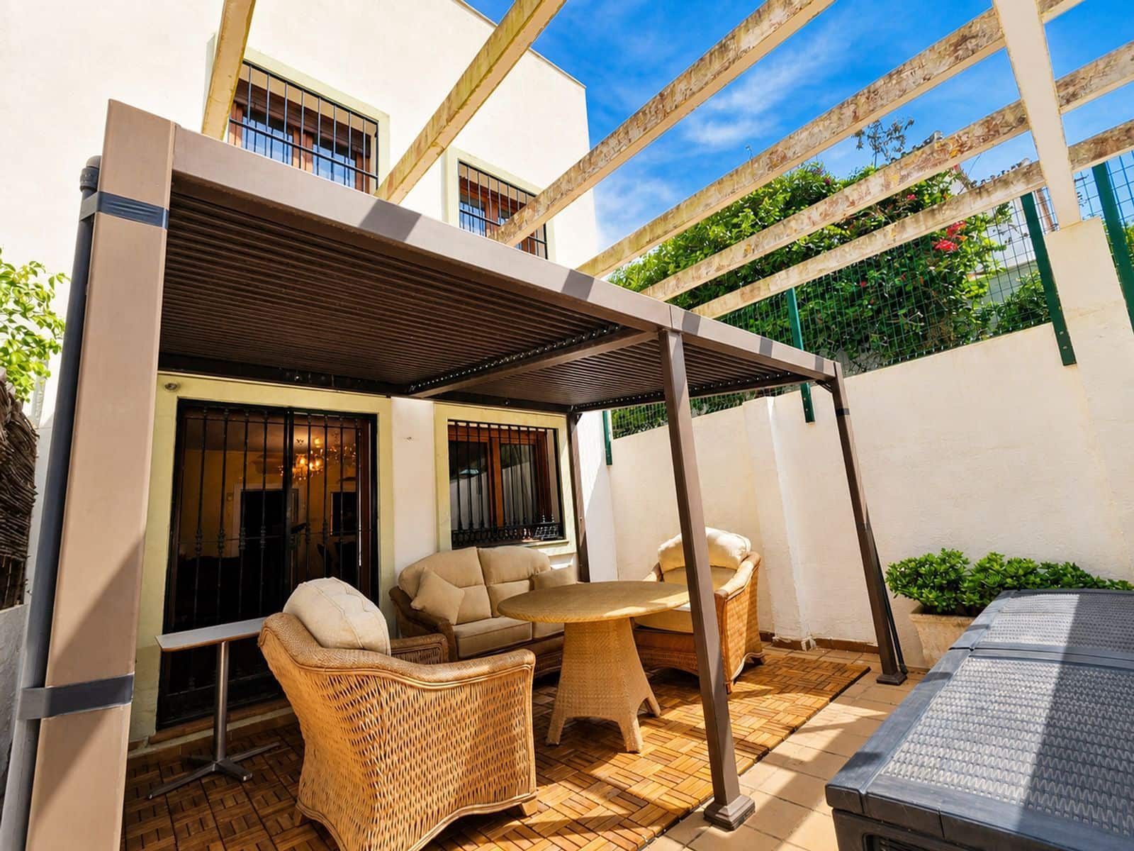 3 soveværelse Semi-Rækkehus til salg i La Duquesa / Puerto de la Duquesa - € 375.000 (Ref: 9831012)
