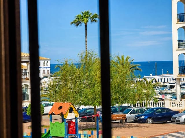 3 soveværelse Semi-Rækkehus til salg i La Duquesa / Puerto de la Duquesa, Manilva - € 375.000 (Ref: 9831012)