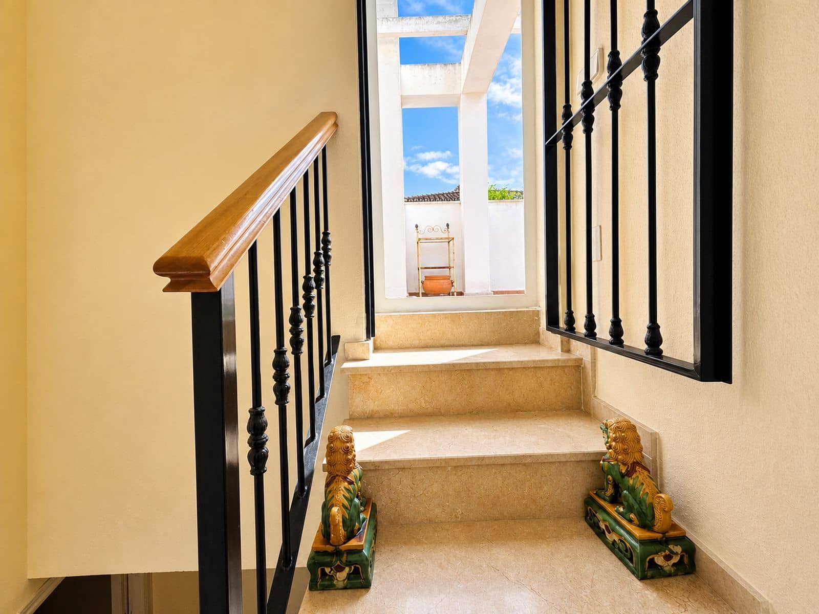 3 soveværelse Semi-Rækkehus til salg i La Duquesa / Puerto de la Duquesa - € 375.000 (Ref: 9831012)