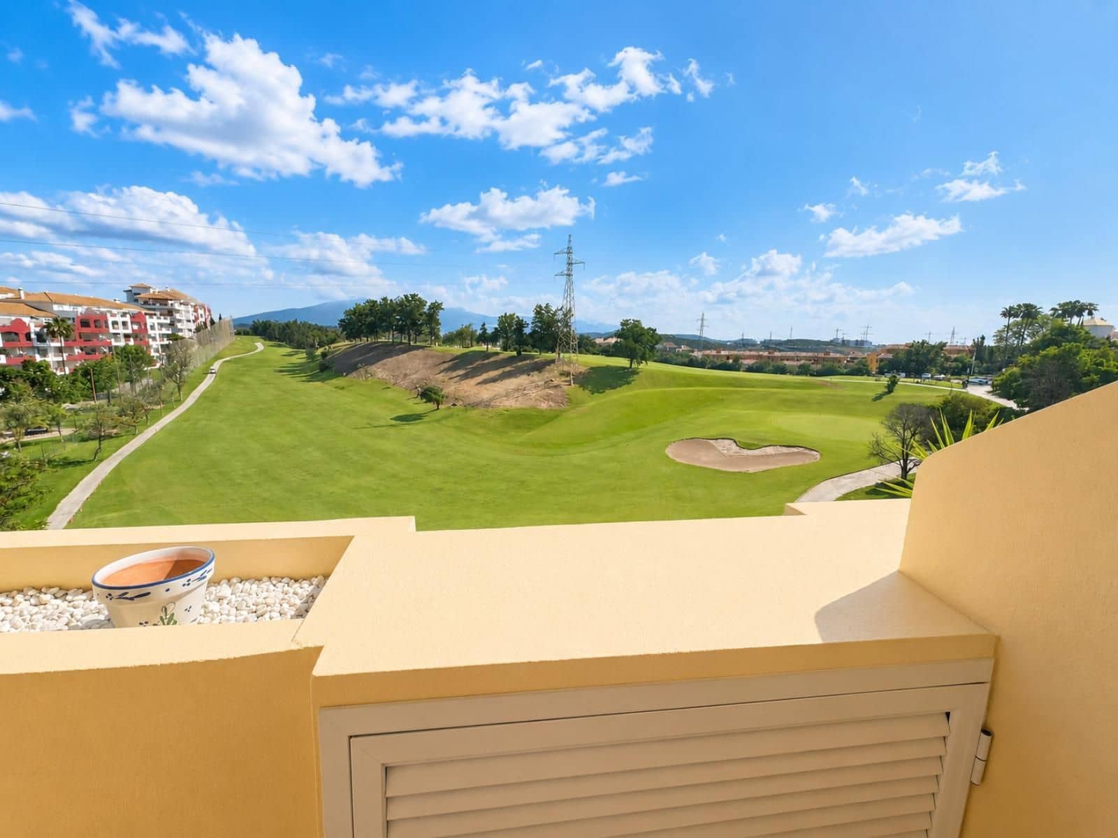 2 bedroom Apartment for sale in Riviera del Sol - € 338,000 (Ref: 9831013)