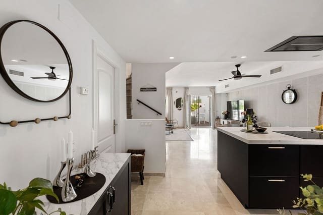 4 slaapkamer Huis te koop in Nueva Andalucia, Marbella - € 1.195.000 (Ref: 9831021)