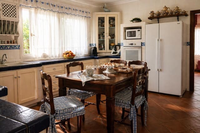 4 chambre Villa/Maison à vendre à San Roque - 799 900 € (Ref: 9831039)