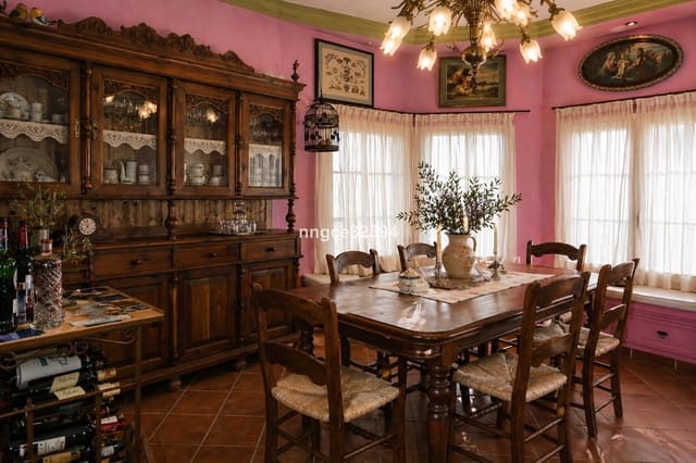 4 chambre Villa/Maison à vendre à San Roque - 799 900 € (Ref: 9831039)