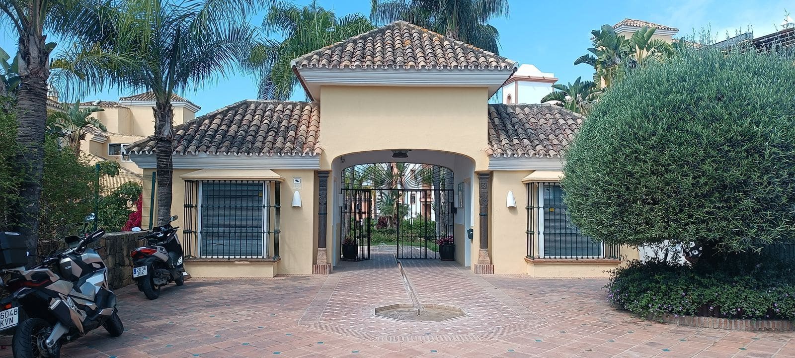 3 chambre Penthouse à vendre à Guadalmina - 600 000 € (Ref: 9831060)
