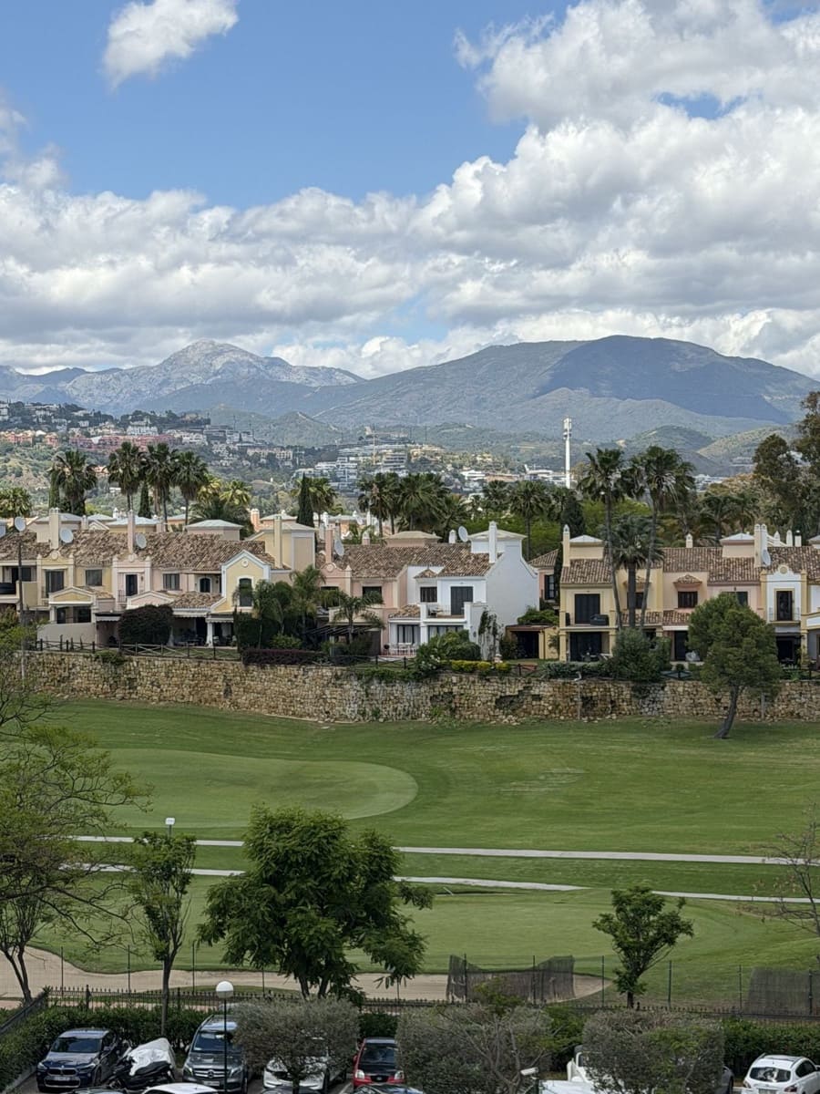2 bedroom Apartment for sale in San Pedro de Alcantara - € 530,000 (Ref: 9836138)