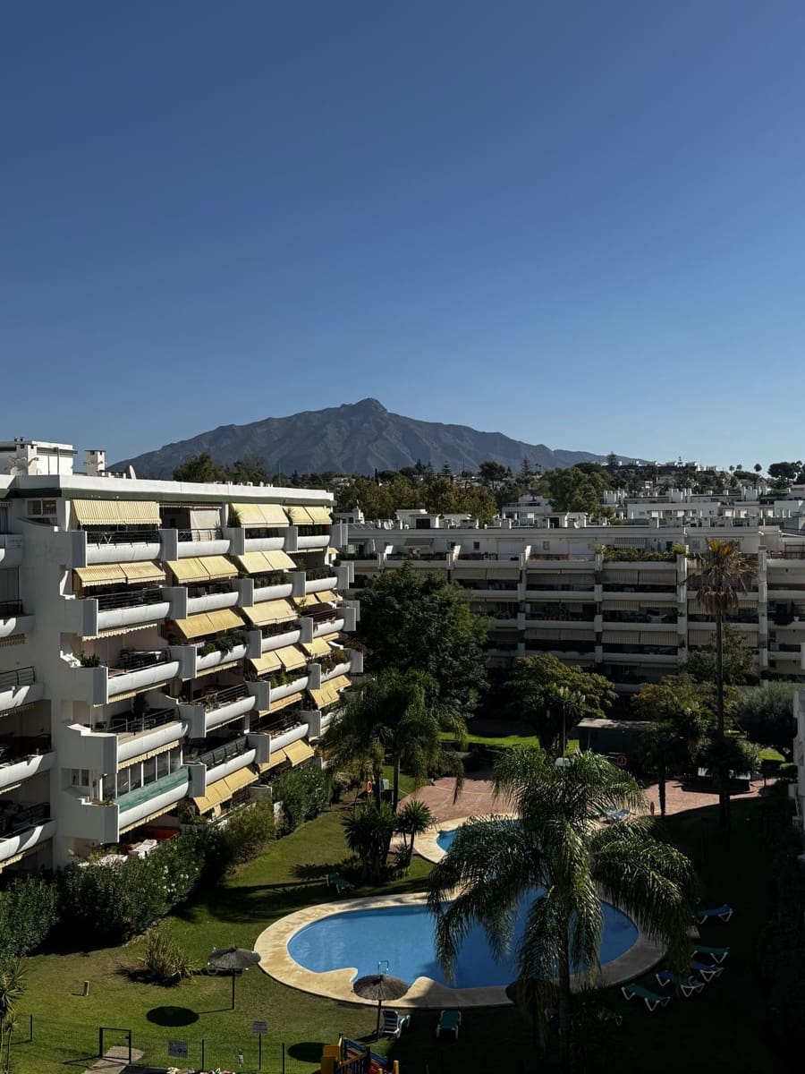 2 bedroom Apartment for sale in San Pedro de Alcantara - € 530,000 (Ref: 9836138)