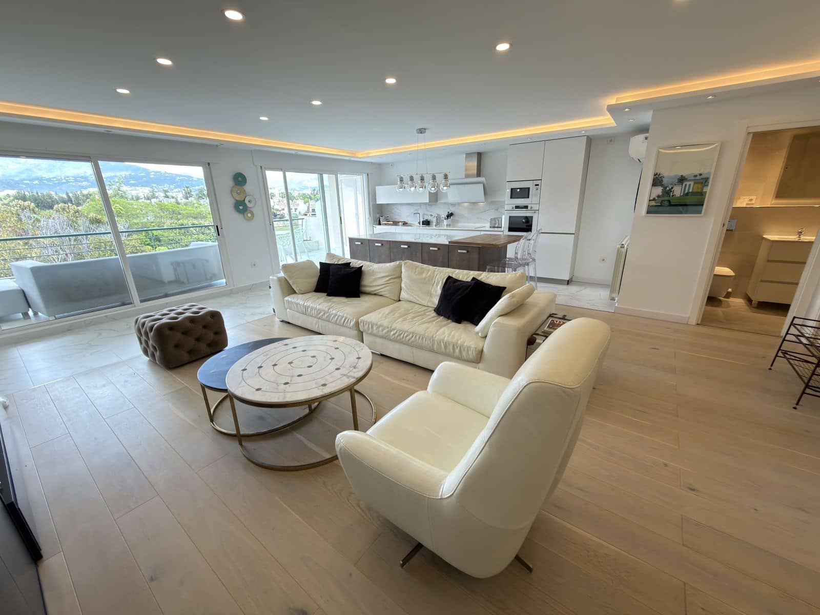 2 bedroom Apartment for sale in San Pedro de Alcantara - € 530,000 (Ref: 9836138)