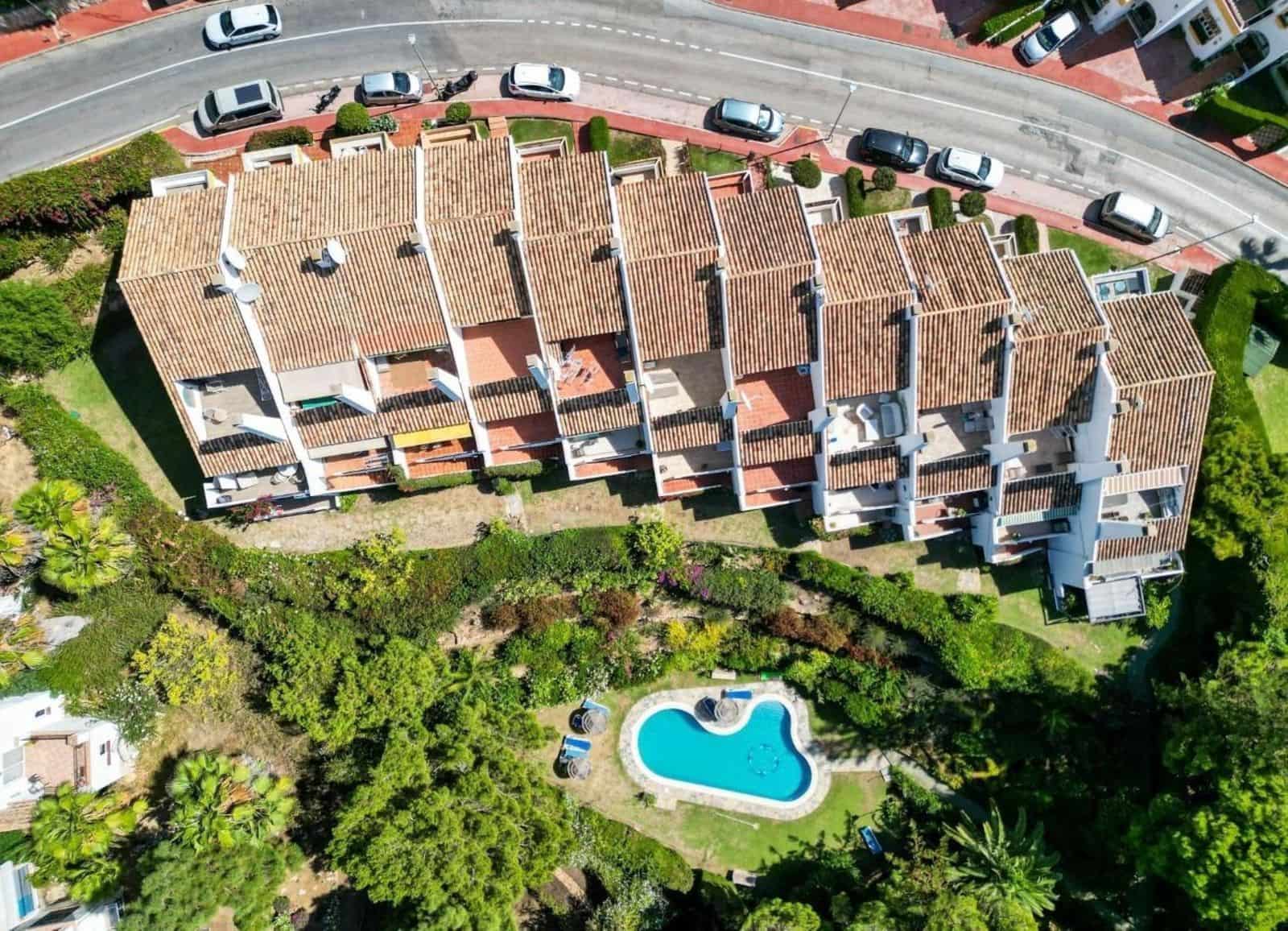 4 bedroom Townhouse for sale in Mijas Costa - € 475,000 (Ref: 9836140)