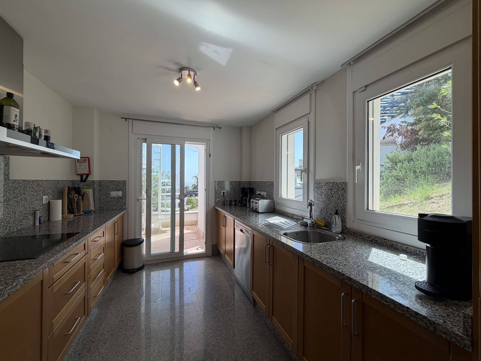 3 bedroom Semi-detached Villa for sale in Marbella - € 795,000 (Ref: 9836141)