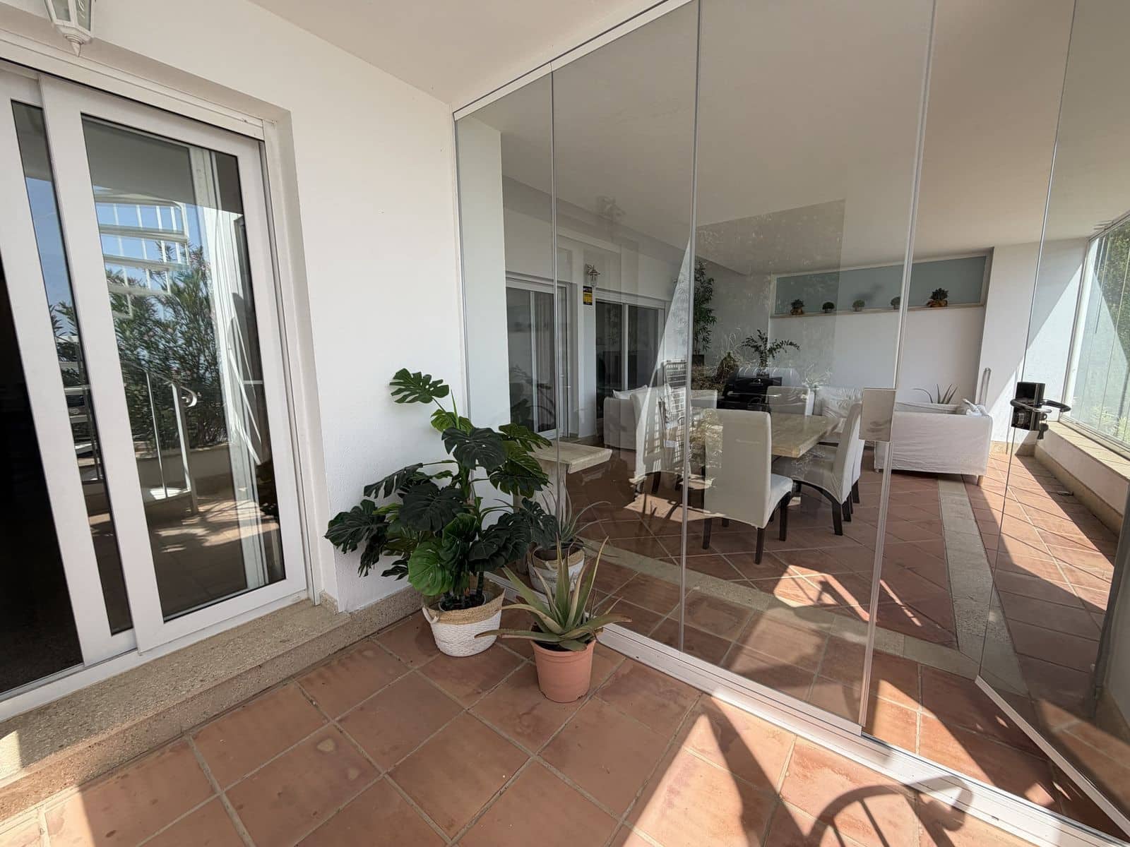 3 bedroom Semi-detached Villa for sale in Marbella - € 795,000 (Ref: 9836141)
