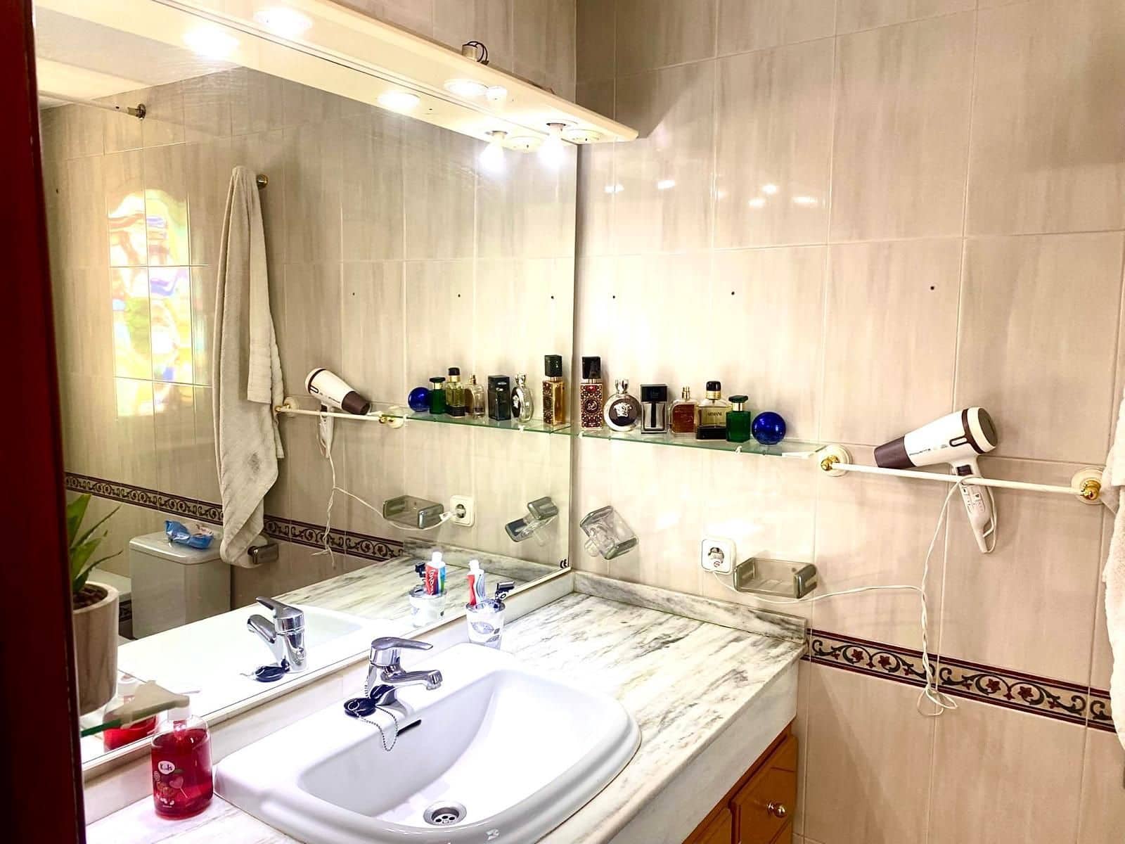 4 bedroom Semi-detached Villa for sale in Marbella - € 650,000 (Ref: 9836142)