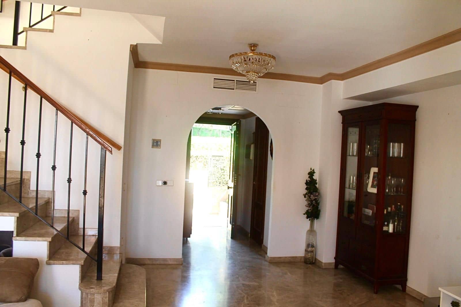 4 bedroom Semi-detached Villa for sale in Marbella - € 650,000 (Ref: 9836142)