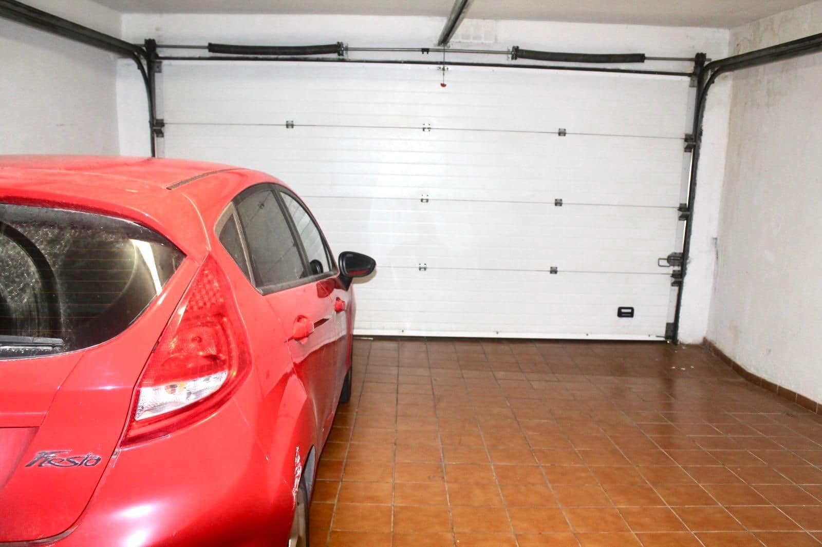 4 bedroom Semi-detached Villa for sale in Marbella - € 650,000 (Ref: 9836142)