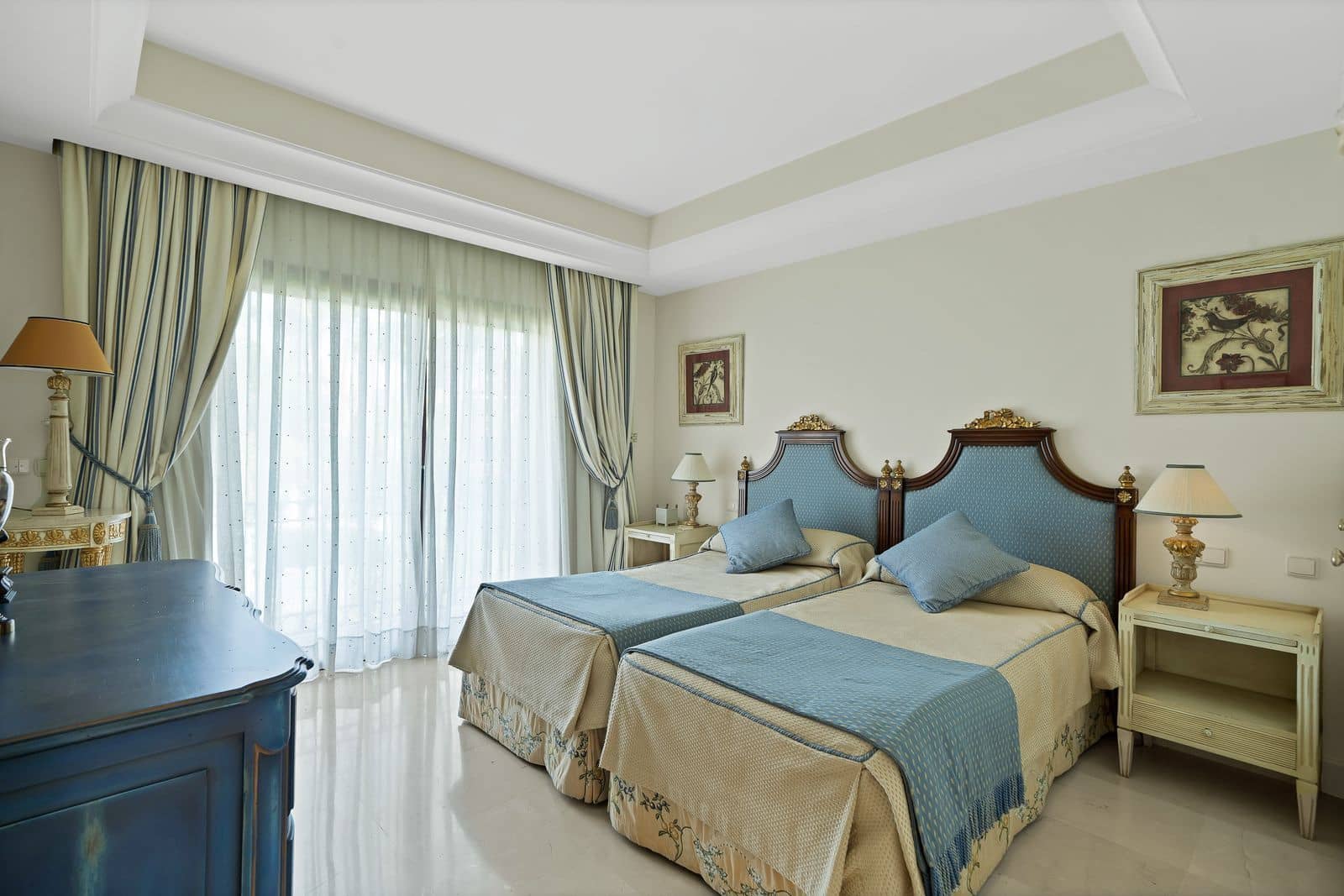 Ático de 2 habitaciones en Puerto Banus en venta - 1.695.000 € (Ref: 9836143)