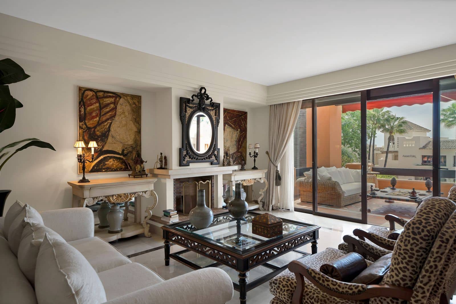 Ático de 2 habitaciones en Puerto Banus en venta - 1.695.000 € (Ref: 9836143)