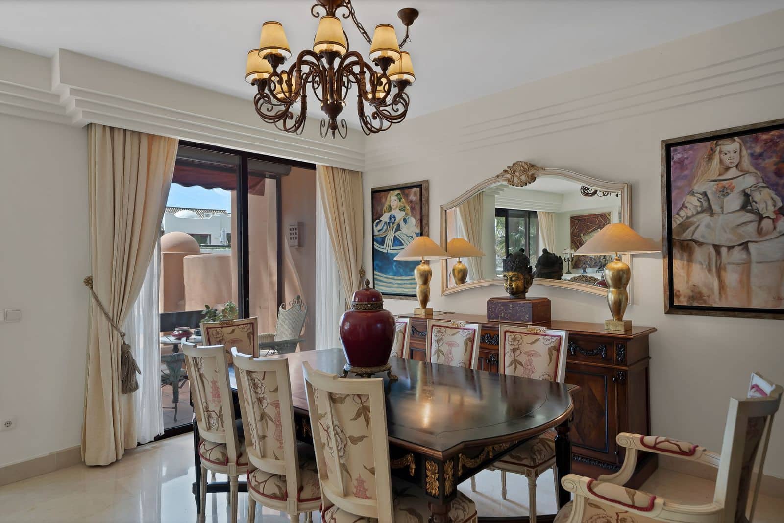 Ático de 2 habitaciones en Puerto Banus en venta - 1.695.000 € (Ref: 9836143)